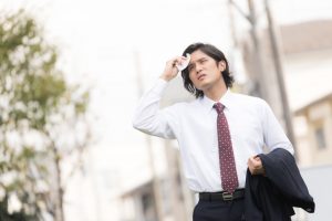 汗をかく男,ビジネスマン２